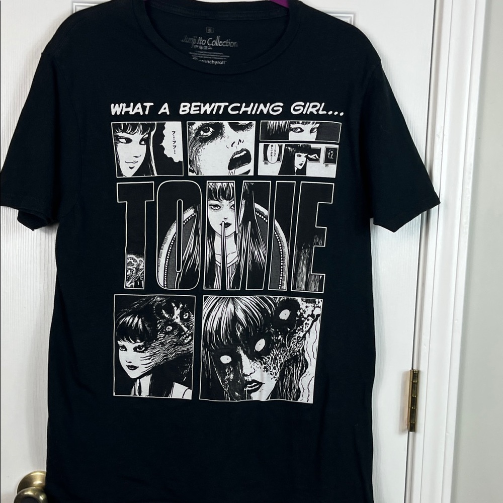 Junji Ito Collection black short sleeved tee shirt size medium. 100% cotton.